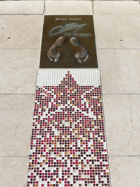 莱比锡中场海达拉300万欧加盟朗斯，签约至2029